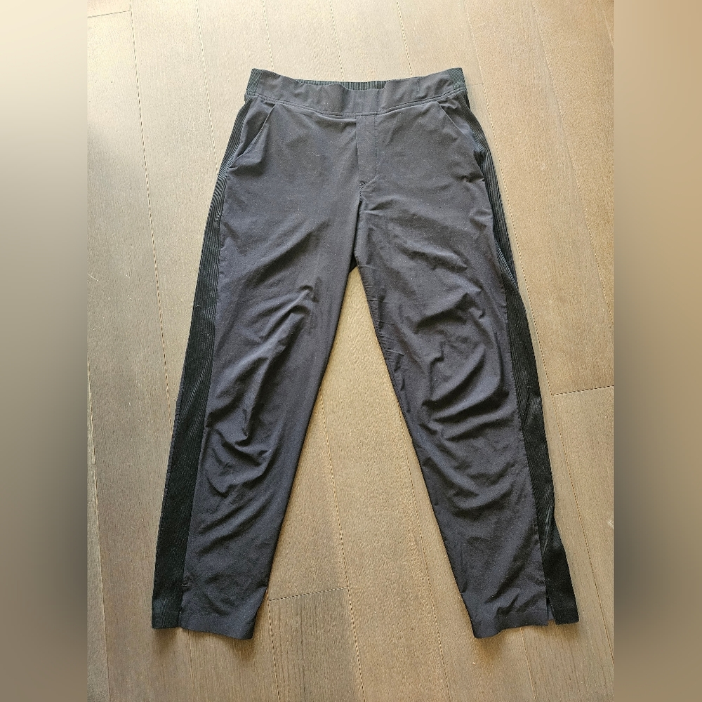 Athleta black athleisure Brooklyn pants size 8